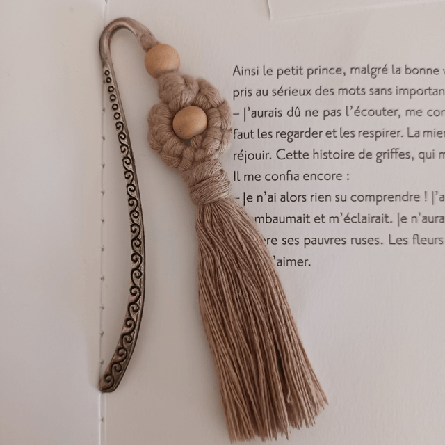 Marque-page fleur macramé