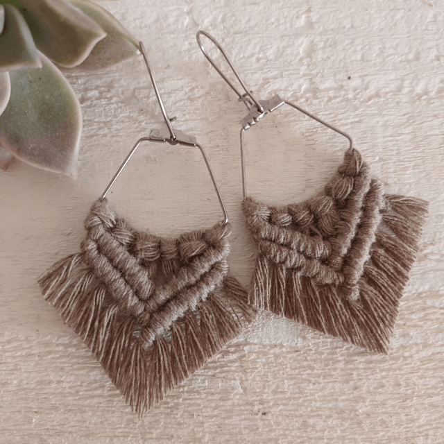 Boucle d'oreille losange macramé argentée
