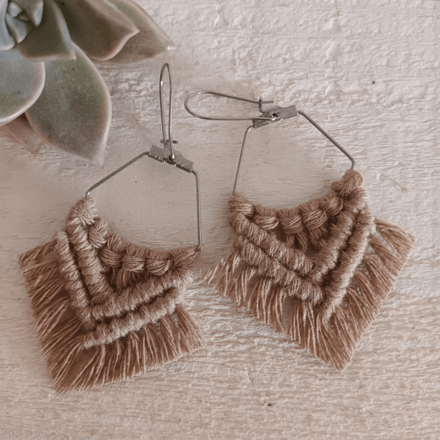 Boucle d'oreille losange macramé argentée