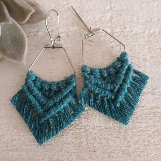 Boucle d'oreille losange macramé argentée