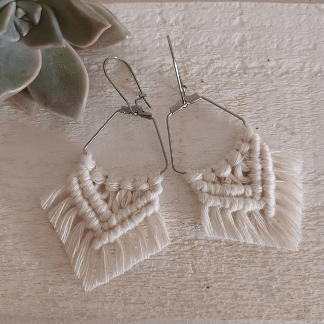 Boucle d'oreille losange macramé argentée
