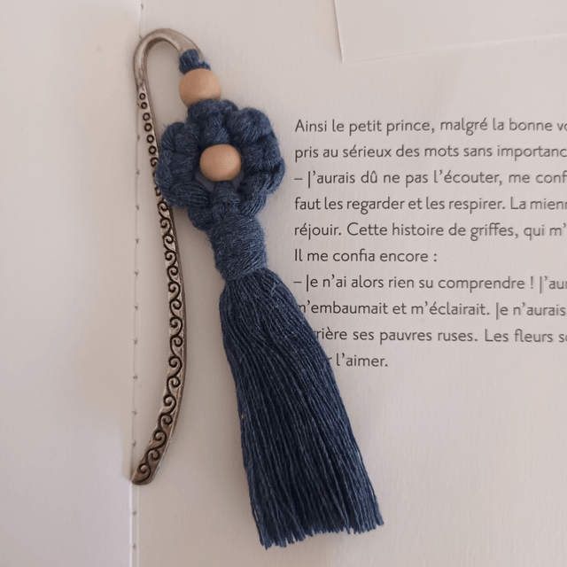 Marque-page fleur macramé