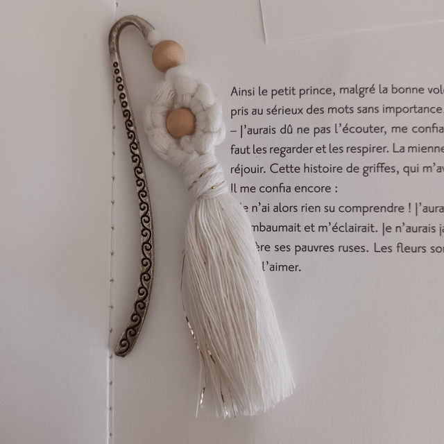 Marque-page fleur macramé