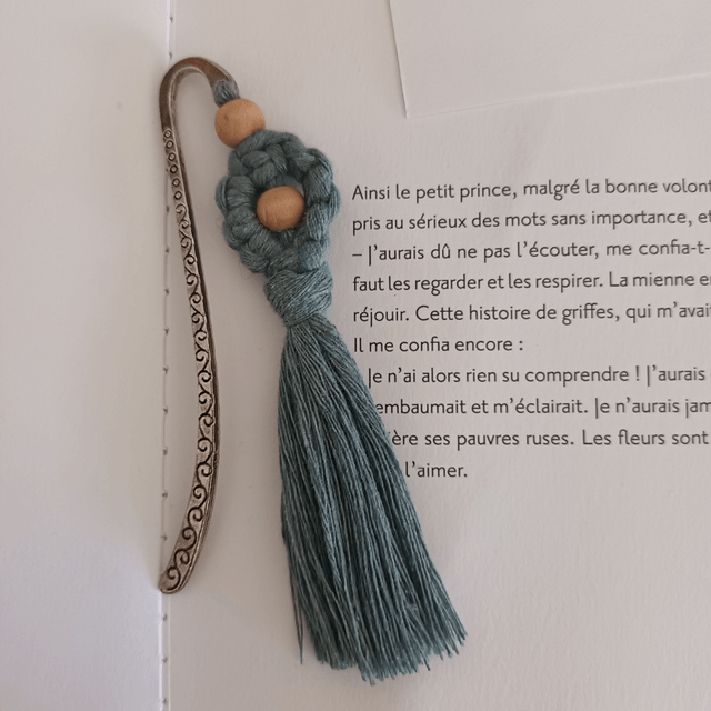 Marque-page fleur macramé