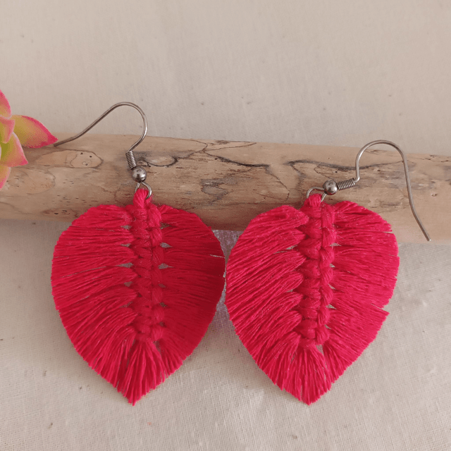 Boucle d'oreille feuille macramé argentée