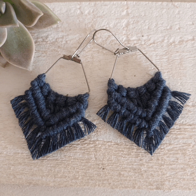 Boucle d'oreille losange macramé argentée