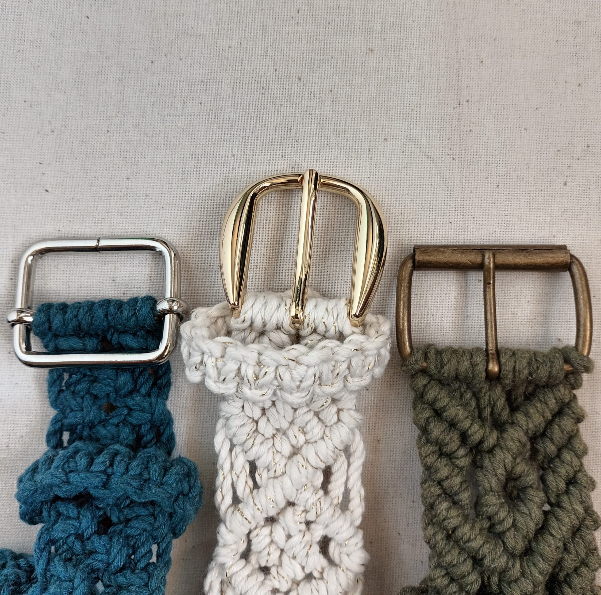 trois ceintures disponibles